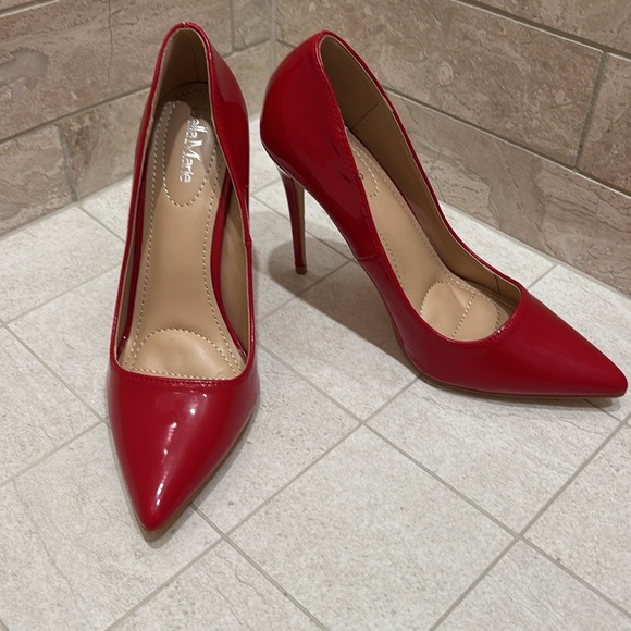 Bella Marie Vibrant Red Heels - Picture 3 of 10